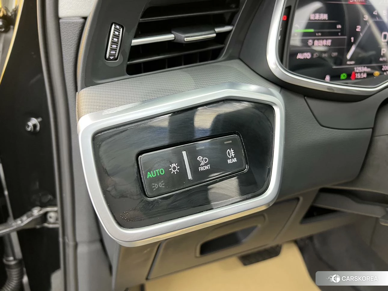 Audi A6 (import) 2023 Черный из Китая, фото 2