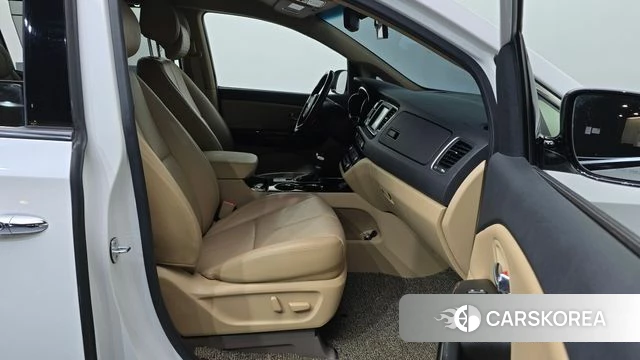 Kia The New Carnival 2019 Белый из Кореи, фото 2