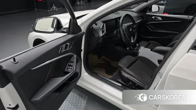 BMW 1 Series (F40) 2020 Белый из Кореи, фото 2