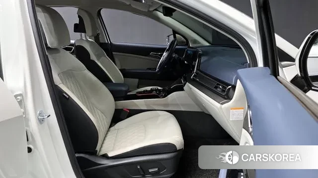 Kia Sportage 5th Generation Hybrid 2024 Белый из Кореи, фото 2