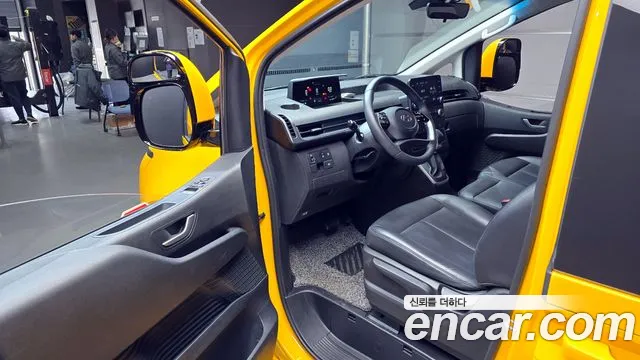 Hyundai Staria 2022 Желтый из Кореи, фото 2