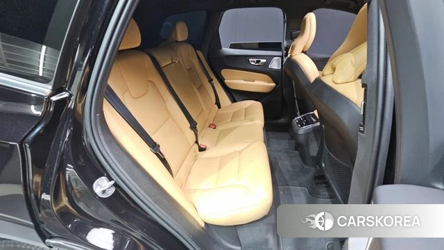 Volvo XC60 second Generation 2023 Черный из Кореи, фото 2