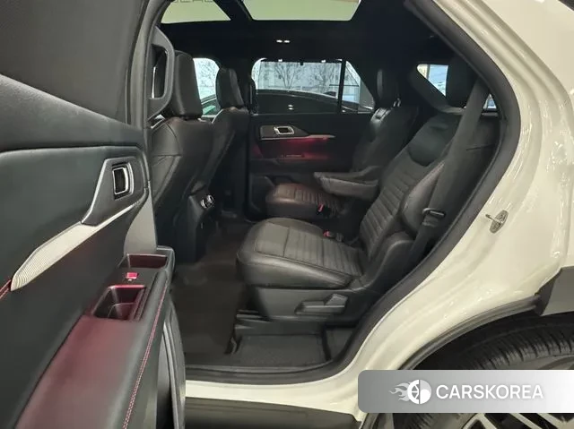 Ford Explorer 6th Generation 2025 Белый из Кореи, фото 2