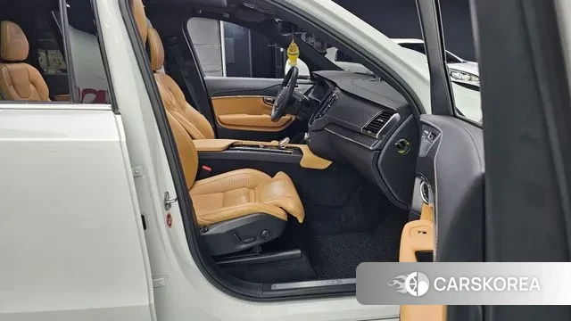 Volvo XC90 second Generation 2022 Белый из Кореи, фото 2