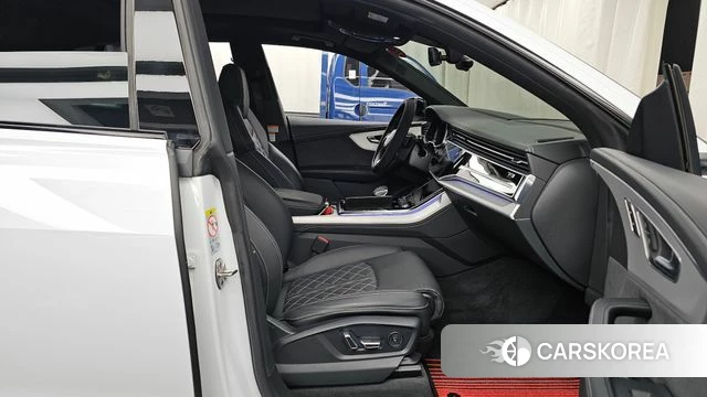 Audi Q8 (4M) 2023 Белый из Кореи, фото 2