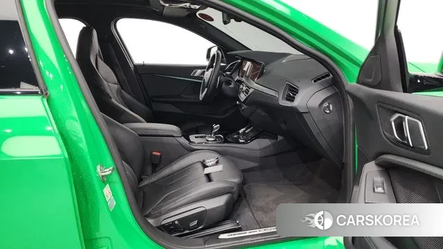 BMW 1 Series (F40) 2022 Зеленый из Кореи, фото 2