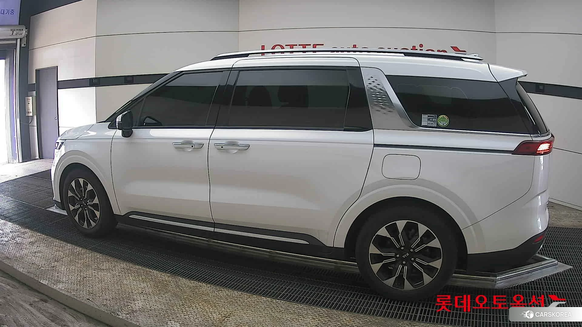 Kia Carnival 2021 Белый из Кореи, фото 2