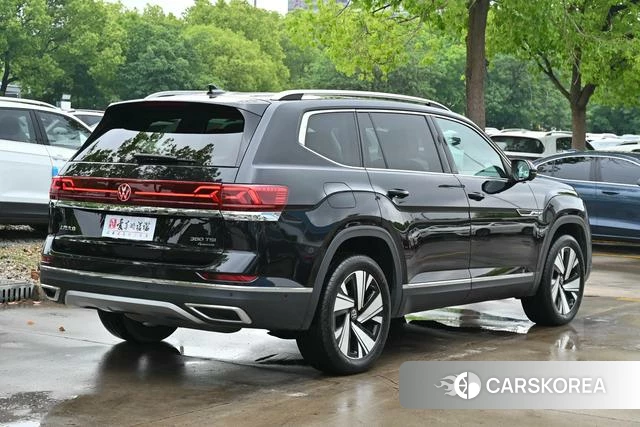 Volkswagen Tourang 2022 Черный из Китая, фото 2