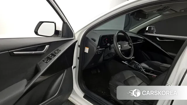 Kia Di Ol Nu Niro 2022 Белый из Кореи, фото 2