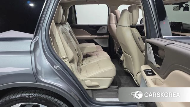 Lincoln Aviator 2nd generation 2021 Серый из Кореи, фото 2