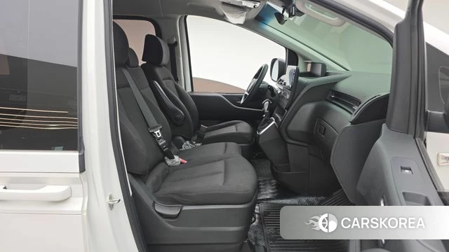 Hyundai Staria 2022 Белый из Кореи, фото 2