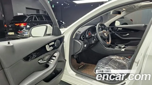 Mercedes-Benz C-Class W205 2018 Белый из Кореи, фото 2