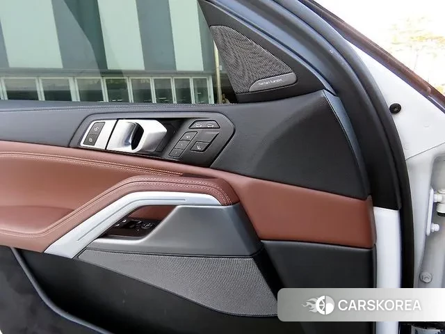 BMW X6 (G06) 2022 Белый из Кореи, фото 2