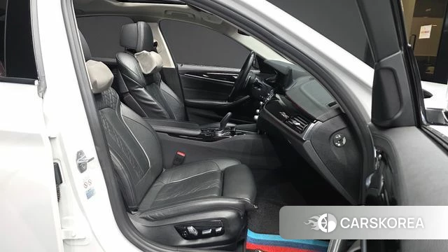 BMW 5 Series (G30) 2019 Белый из Кореи, фото 2