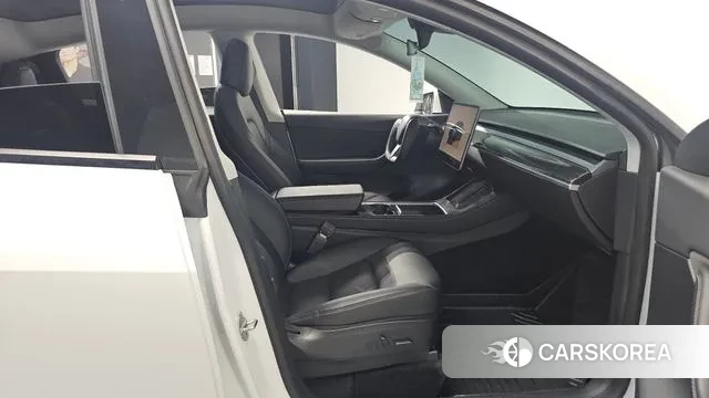 Tesla Model Y 2022 Белый из Кореи, фото 2