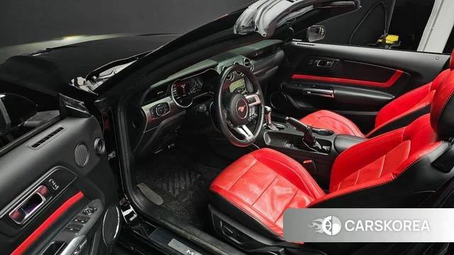 Ford Mustang 2021 Черный из Кореи, фото 2