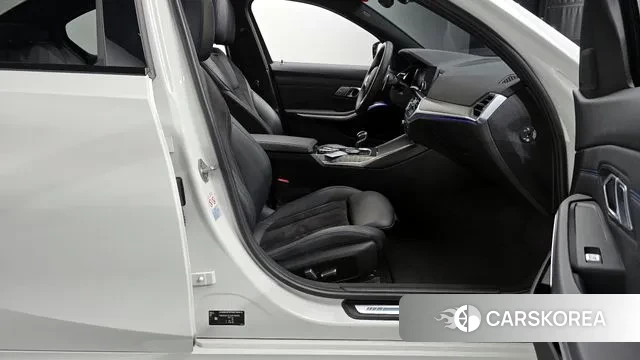 BMW 3 Series (G20) 2021 Белый из Кореи, фото 2