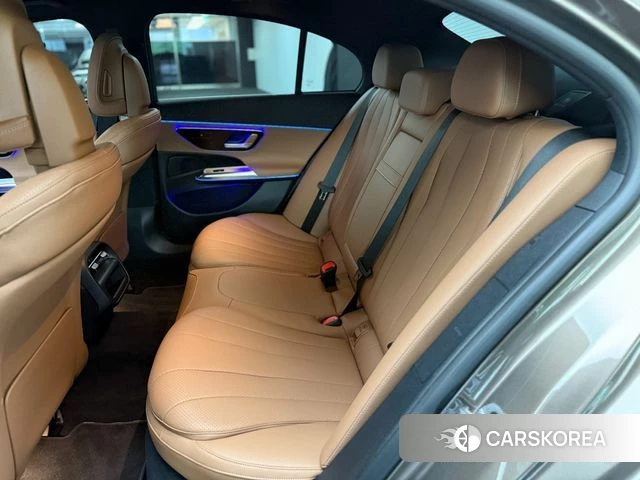 Mercedes-Benz E-Class W214 2025 Песочный из Кореи, фото 2