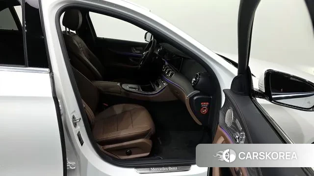 Mercedes-Benz E-Class W213 2022 Белый из Кореи, фото 2