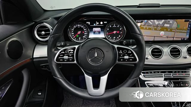 Mercedes-Benz E-Class W213 2019 Белый из Кореи, фото 2