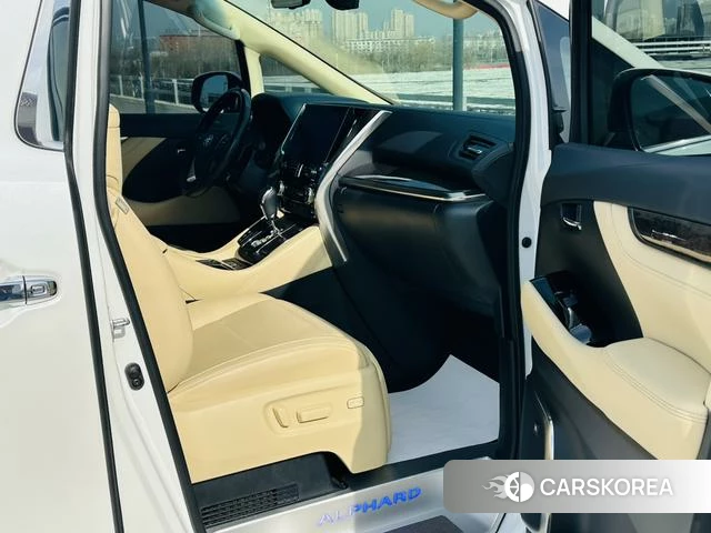 Toyota Elfa 2023 Белый из Китая, фото 2