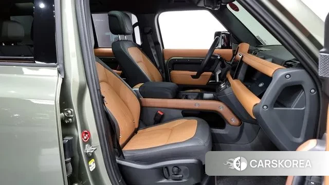 Land Rover Defender (L663) 2023 Зеленый из Кореи, фото 2