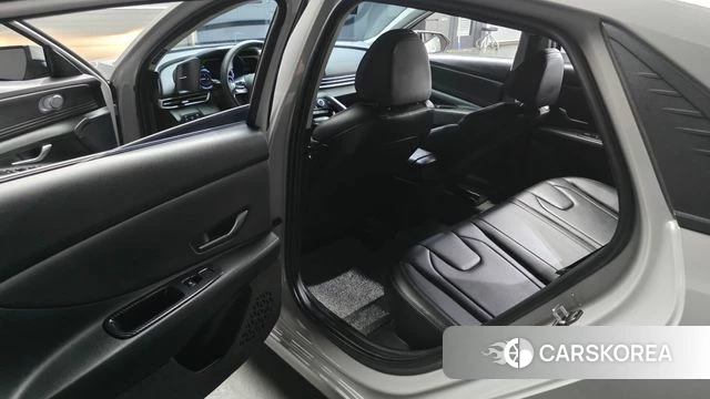 Hyundai Avante Hybrid (CN7) 2022 Серебристо-серый из Кореи, фото 2