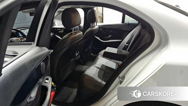 Mercedes-Benz C-Class W205 2020 Белый из Кореи, фото 2