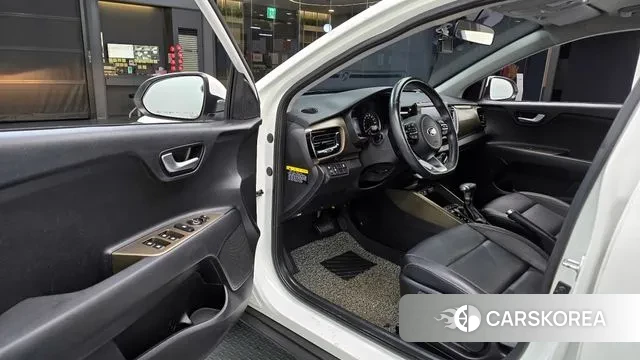 Kia Stonic 2018 Белый из Кореи, фото 2