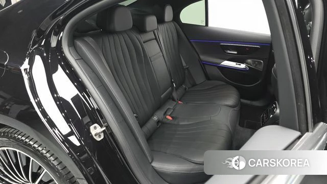 Mercedes-Benz E-Class W214 2024 Черный из Кореи, фото 2