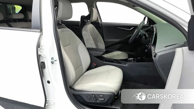 Kia Di Ol Nu Niro 2022 Белый из Кореи, фото 2