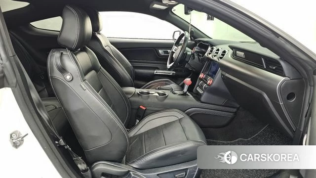 Ford Mustang 2021 Белый из Кореи, фото 2