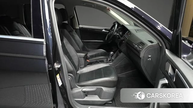 Volkswagen Tiguan second Generation 2018 Черный из Кореи, фото 2