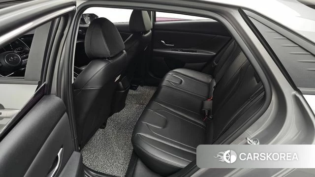 Hyundai Avante (CN7) 2021 Серебристо-серый из Кореи, фото 2
