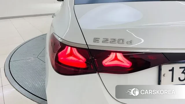 Mercedes-Benz E-Class W214 id 2899839 из Кореи 2