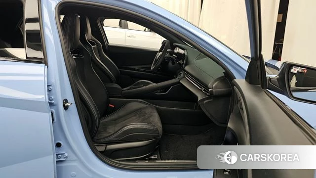 Hyundai Avante (CN7) 2022 Светло-серебряный цвет из Кореи, фото 2