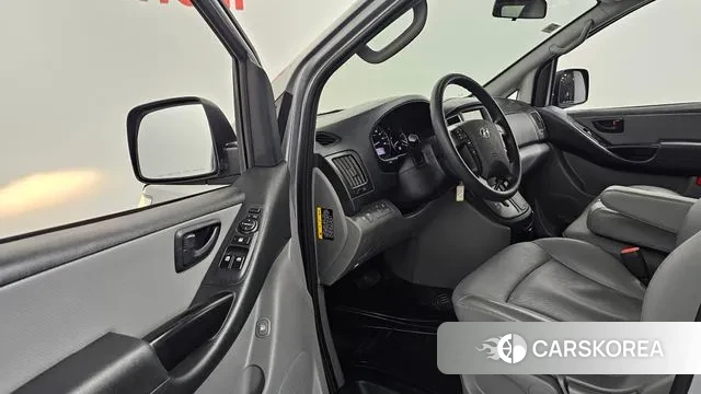 Hyundai The New Grand Starex 2019 Серебристо-серый из Кореи, фото 2