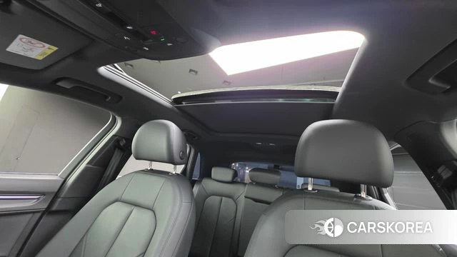 Audi Q3 (F3) 2022 Белый из Кореи, фото 2