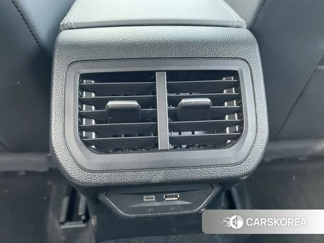 Volkswagen Lavida 2024 Белый из Китая, фото 2