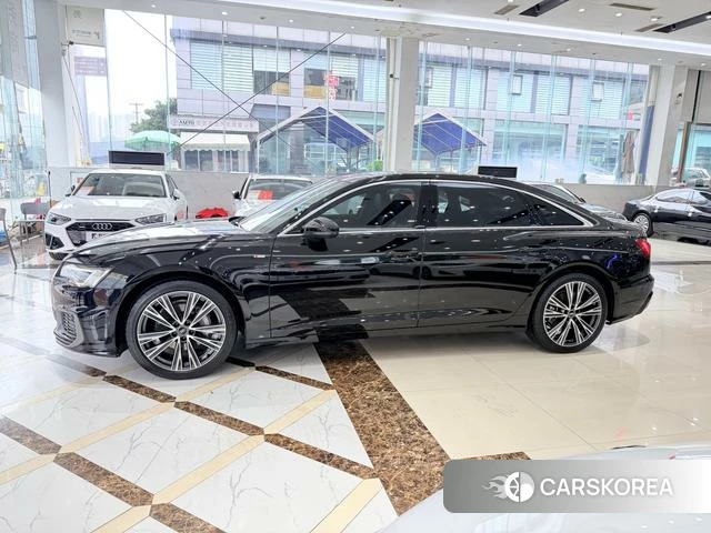 Audi A6L 2022 Черный из Китая, фото 2