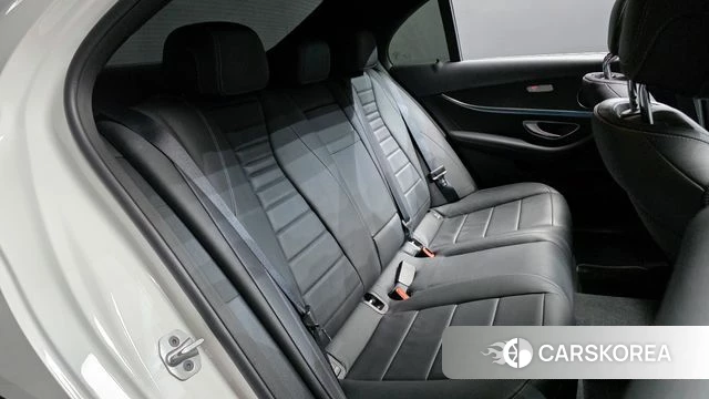 Mercedes-Benz E-Class W213 2021 Белый из Кореи, фото 2
