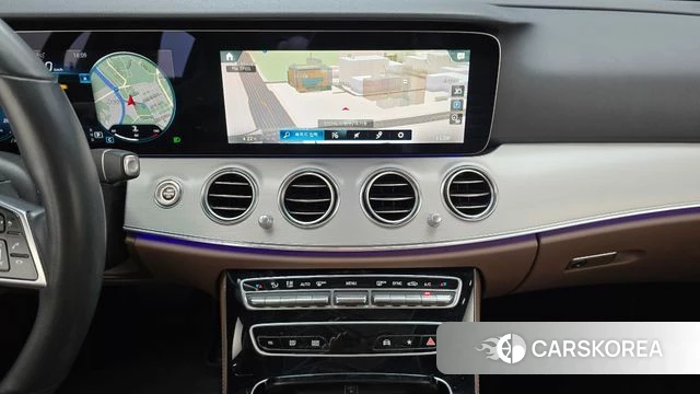 Mercedes-Benz E-Class W213 2021 Белый из Кореи, фото 2