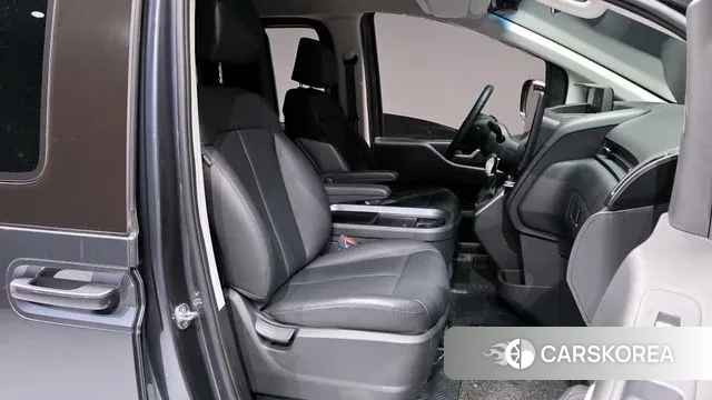 Hyundai Staria 2023 Серый из Кореи, фото 2