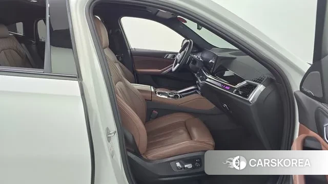 BMW X6 (G06) 2024 Белый из Кореи, фото 2