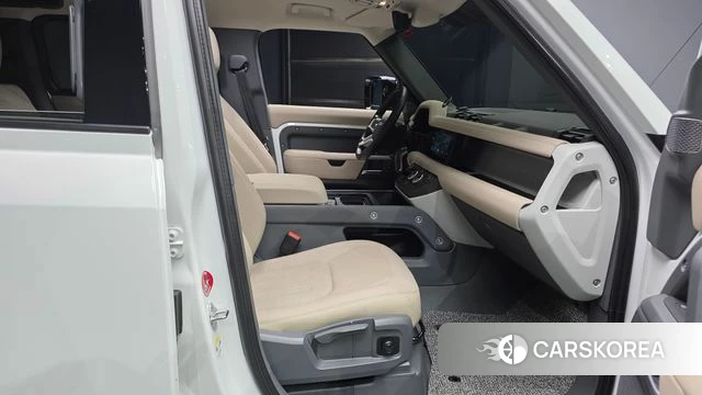 Land Rover Defender (L663) 2021 Белый из Кореи, фото 2