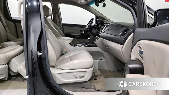 Kia The New Carnival 2018 Черный из Кореи, фото 2