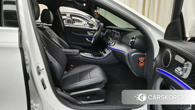 Mercedes-Benz E-Class W213 2022 Белый из Кореи, фото 2