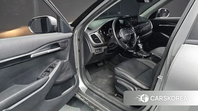 Kia Seltos 2022 Серый из Кореи, фото 2