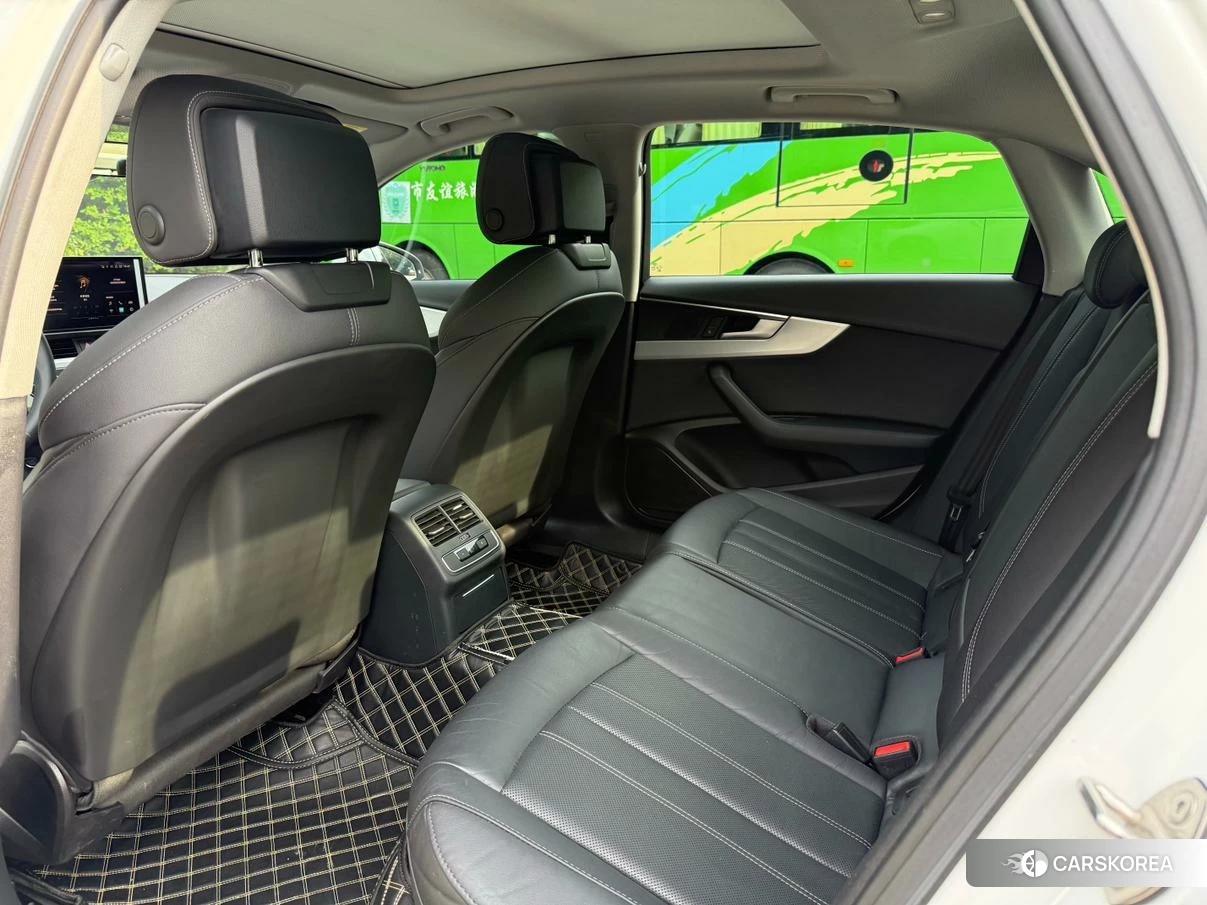 Audi A4L 2021 Белый из Китая, фото 2