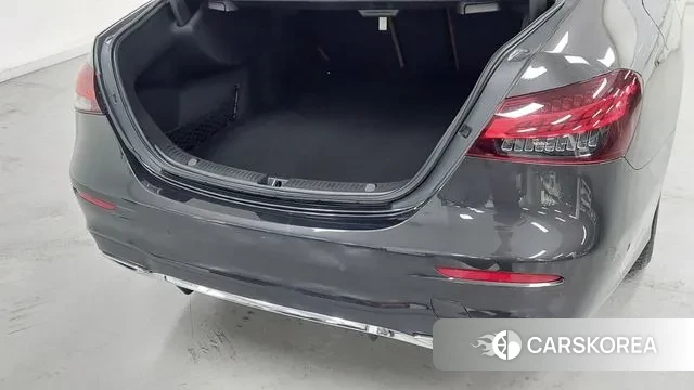 Mercedes-Benz E-Class W213 2023 Серый из Кореи, фото 2